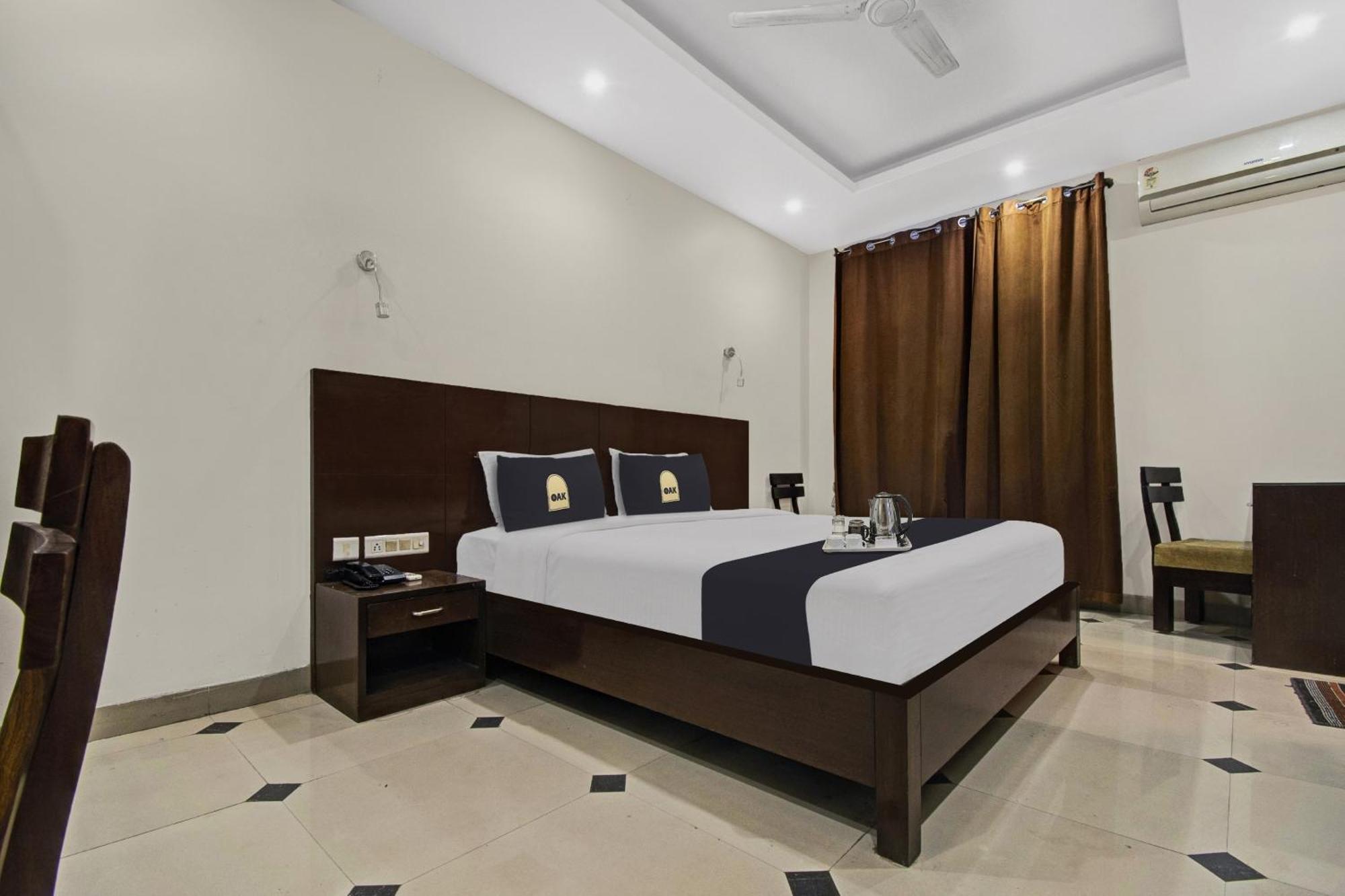 Townhouse Oak Hotel Heritage Heights Джайпур Екстериор снимка