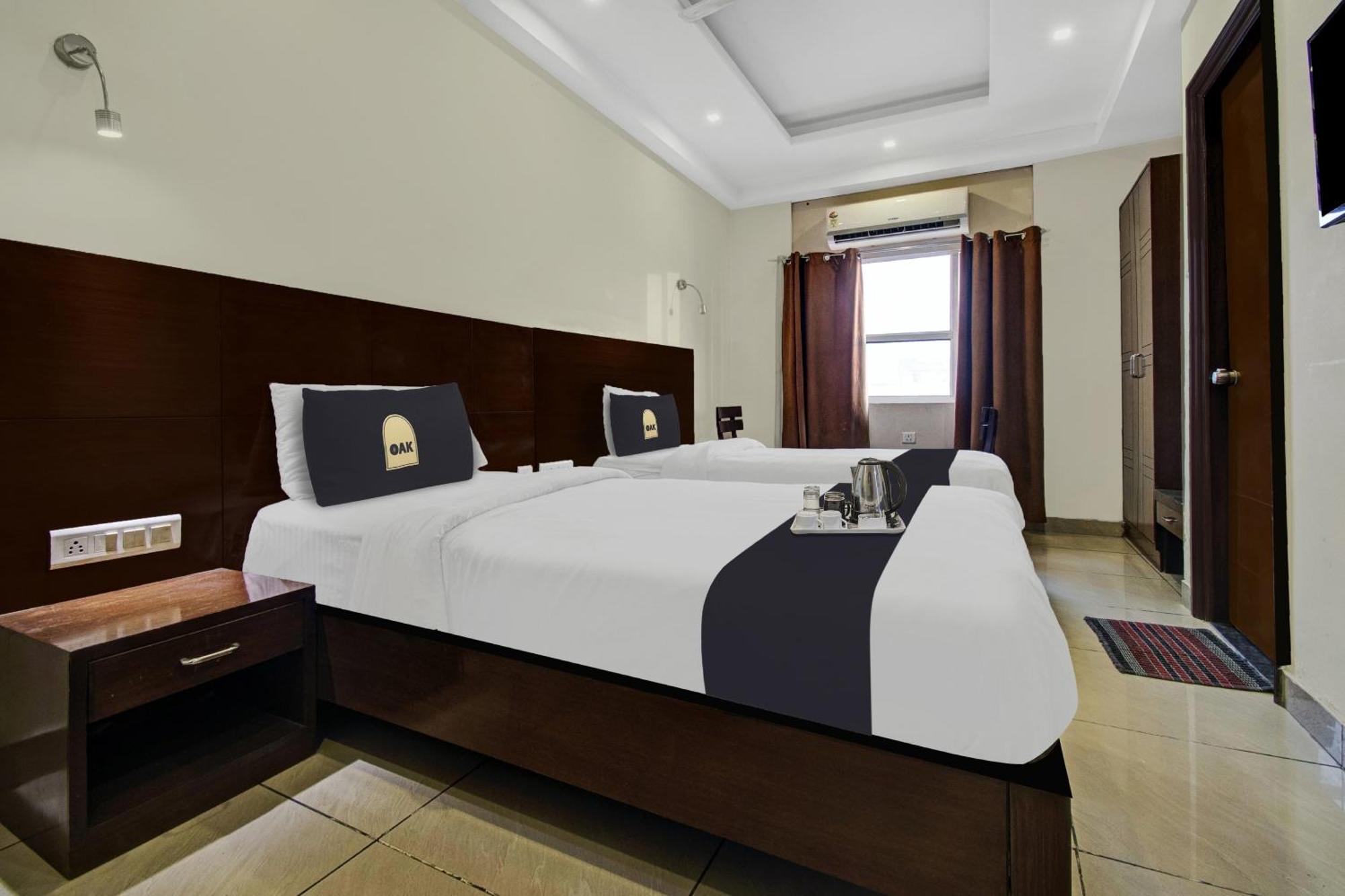 Townhouse Oak Hotel Heritage Heights Джайпур Екстериор снимка
