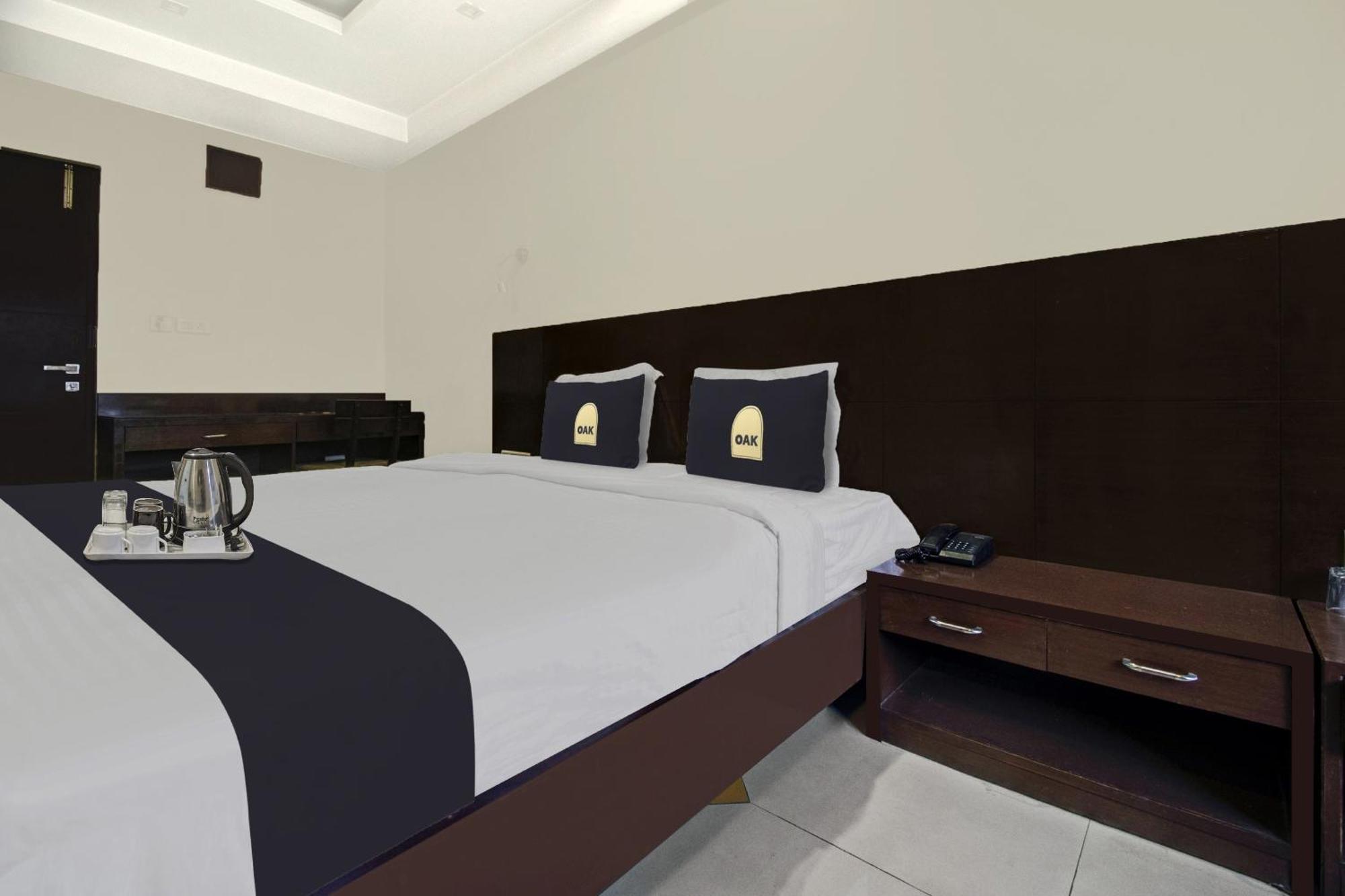 Townhouse Oak Hotel Heritage Heights Джайпур Екстериор снимка