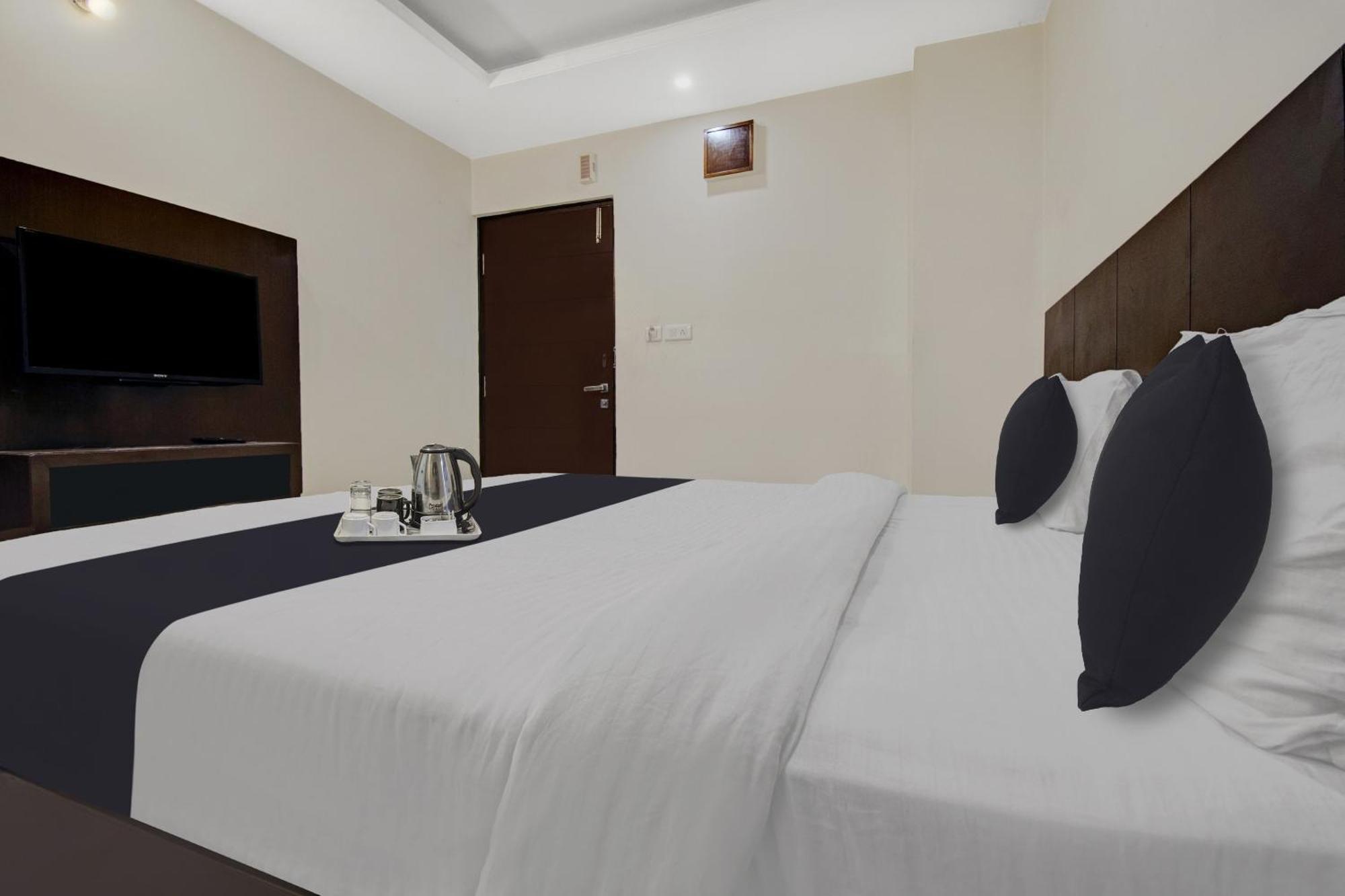 Townhouse Oak Hotel Heritage Heights Джайпур Екстериор снимка